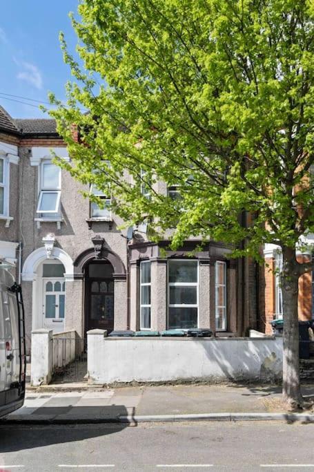 Modern 3 Bed Apartment In Tottenham Londres Exterior foto
