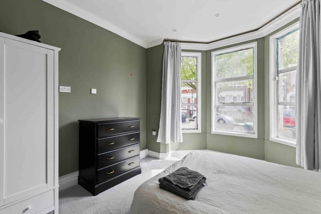 Modern 3 Bed Apartment In Tottenham Londres Exterior foto